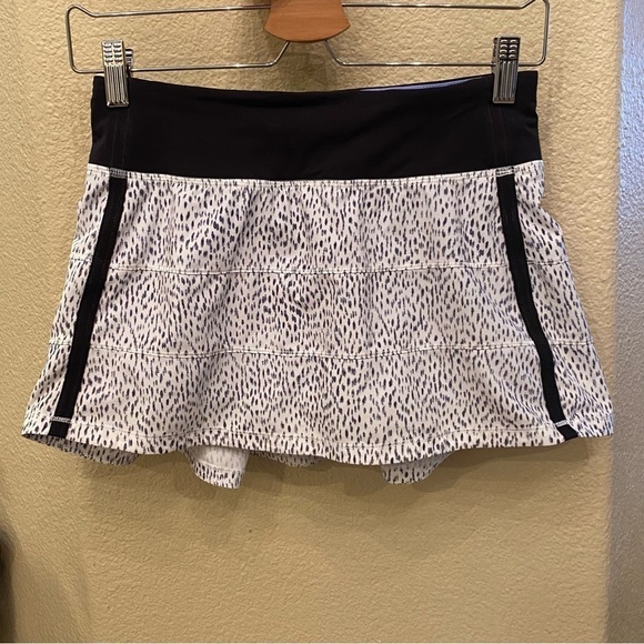 LULULEMON Women Black White Pattern Tennis Athletic Skort Size 4 - Picture 1 of 7